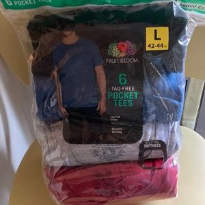 Men’s Fruit of the Loom Pocket Tees